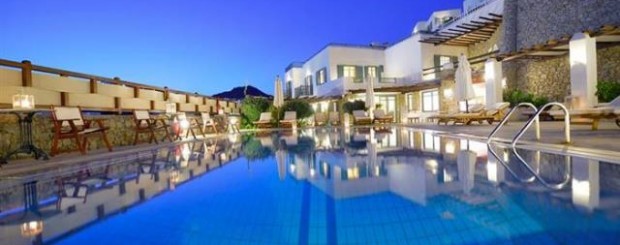 Charter Mykonos - Hotel Pelican Bay Art